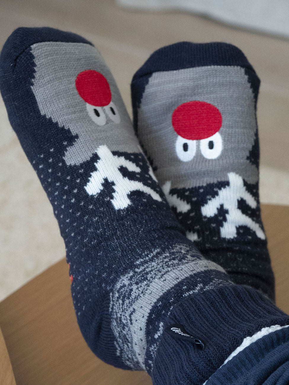 Isotoner Navy Blue Christmas Men's Lined Socks